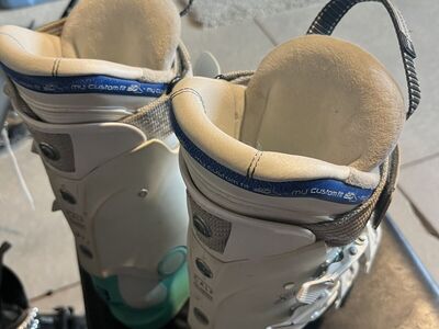 Salomon 22-23 cm and 23.5 ski Boots