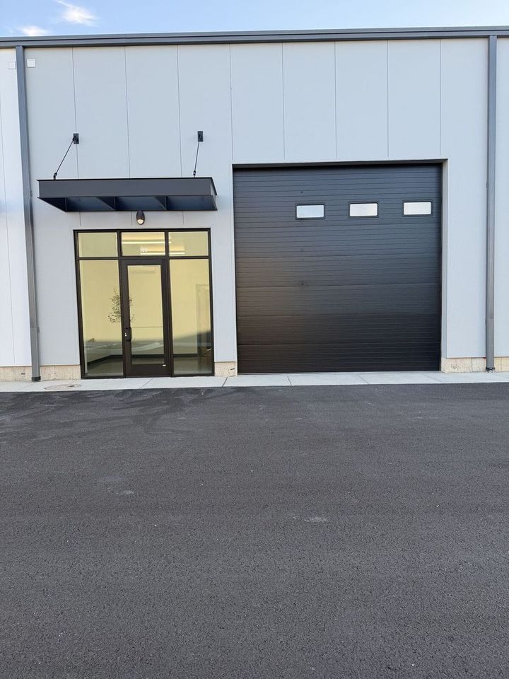 Main image 1