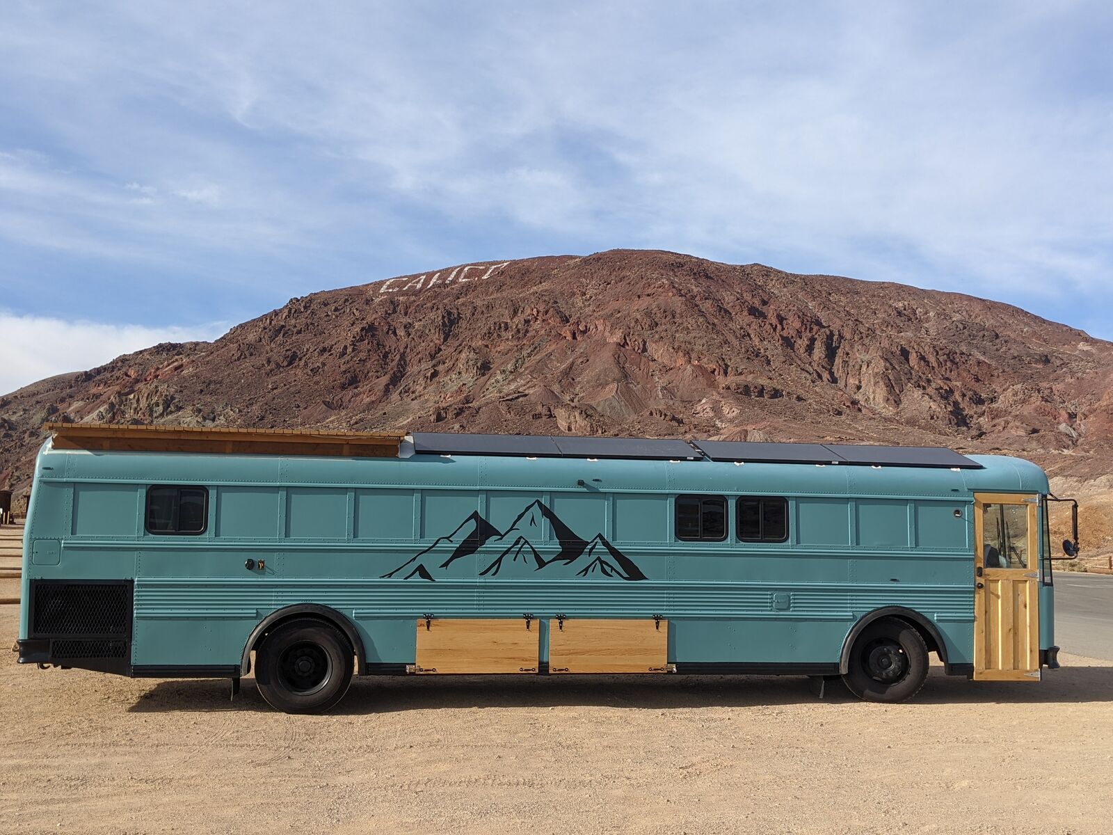 $22,500 OBO - 40ft Thomas School Bus / Skoolie –