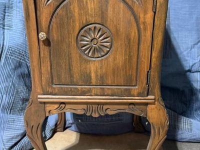 Vintage Wooden Humidor with Copper Interior & Carved Details - Antique Style End Table