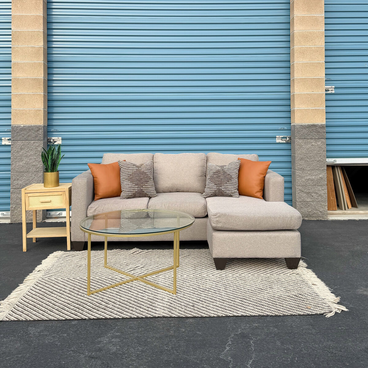 Free Delivery  Modern Reversible Sectional