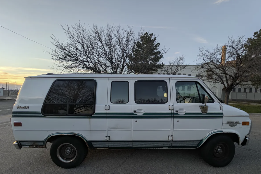 1995 CHEVROLET CARGO VAN G20