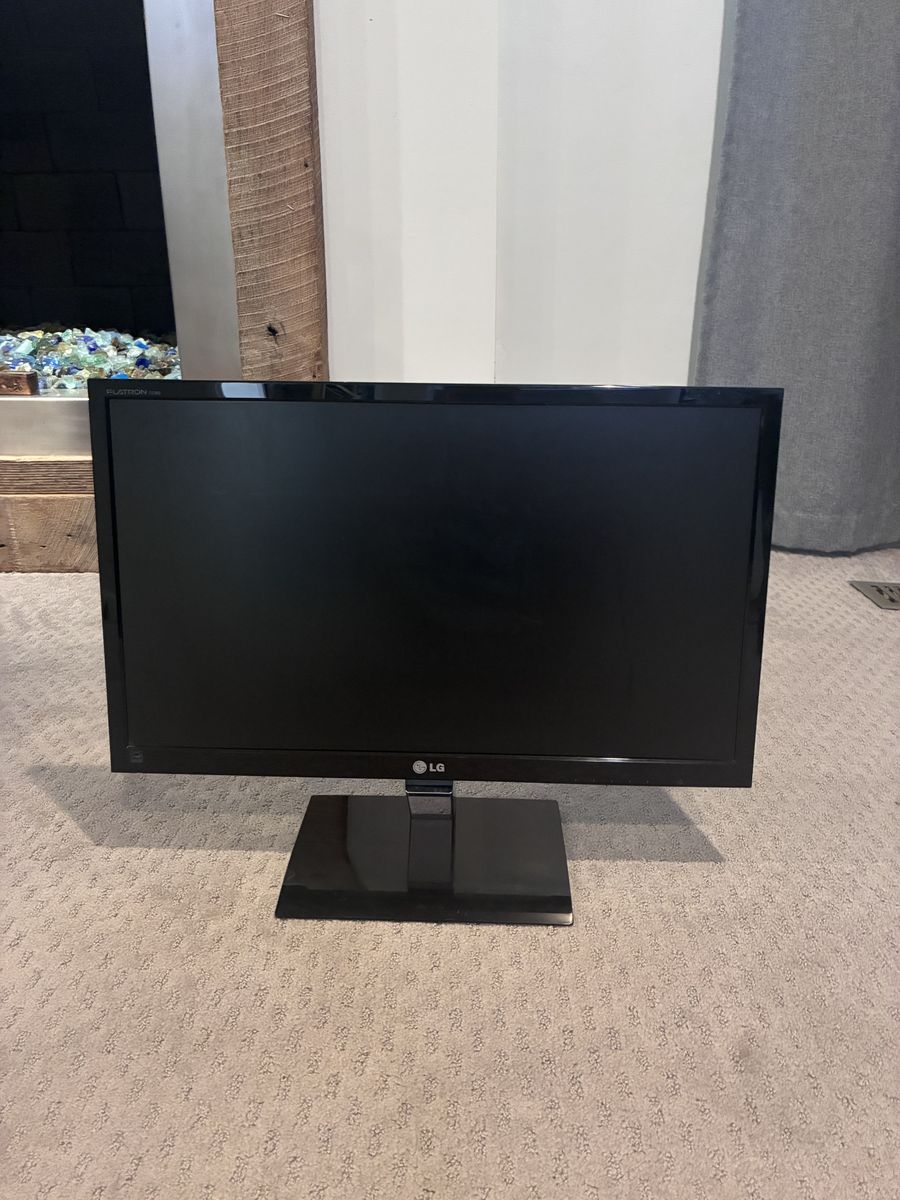 22 inch LG Monitor 