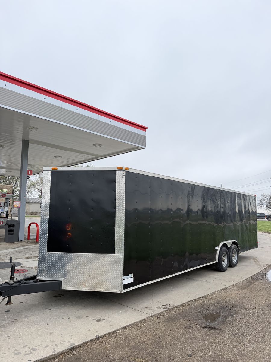 8.5x 28 enclosed trailer