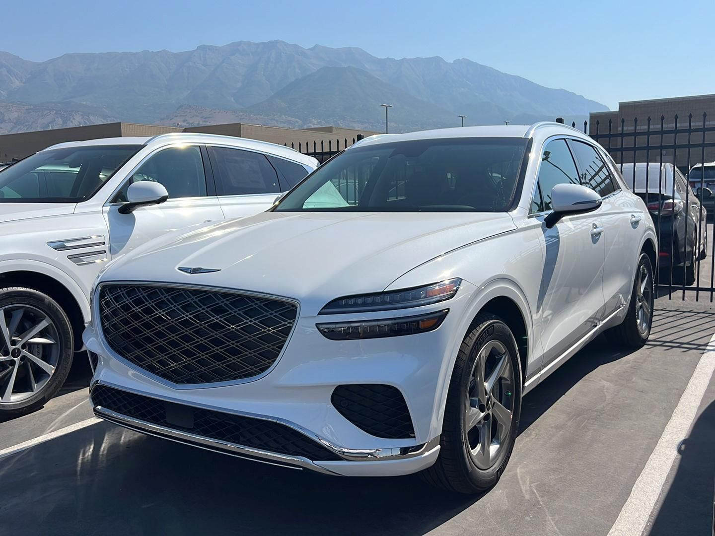 2026 Genesis GV70 2.5T Standard