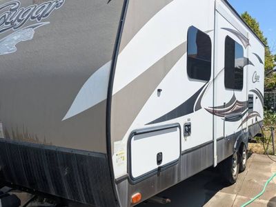 Keystone Cougar Travel Trailer - Well-Maintained & Ready for Adventure
