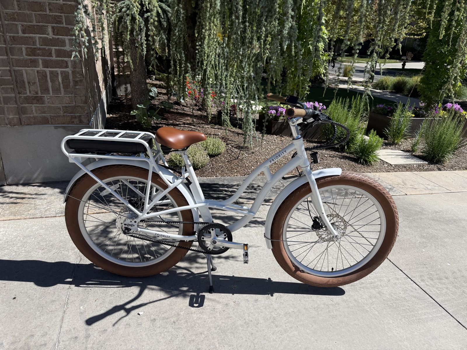 Priority Current Electric Bike - White w/ Brown Accents, Rear Rack, Excellent Condition