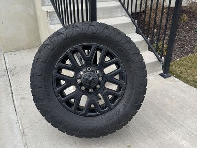 Dodge Ram 3500 Limited Rims and Tires 35/12.50R20