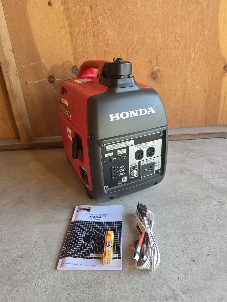 Like New Honda EU2000i Inverter