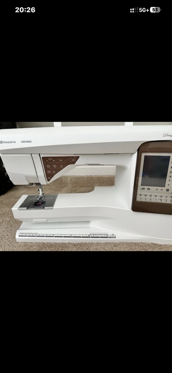 Husqvarna Viking Designer Topaz 50 Sewing & Embroidery machine, User's Guide, Thread Kit & Multiple Embroidery Supplies