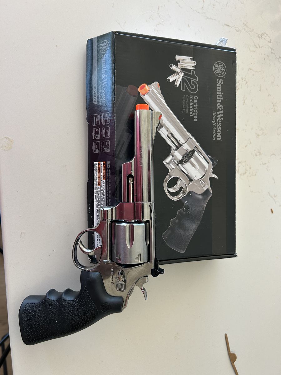 Smith And Wesson M29 Co2 Airsoft Revolver