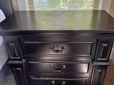 2 nightstands