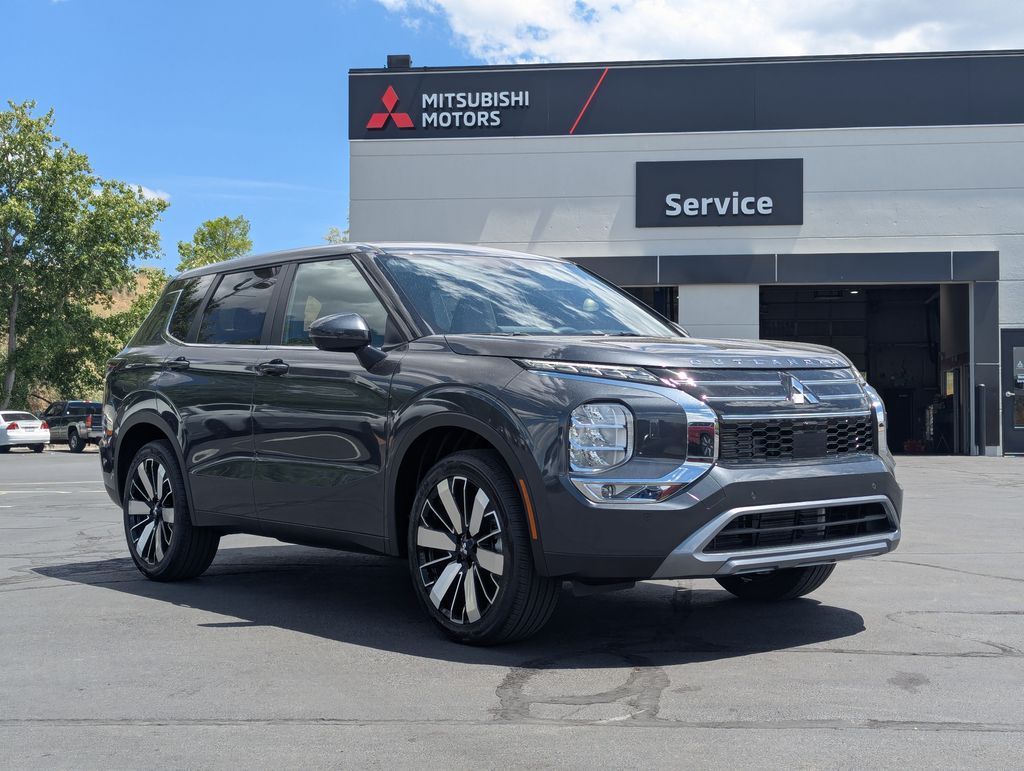2026 Mitsubishi Outlander SE