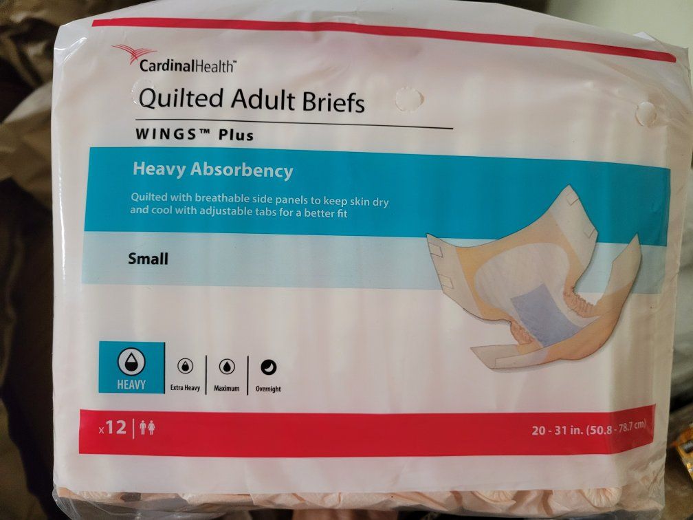 Cardinal Health Wings Plus Quilted Adult Briefs Small Heavy Absorbency 96ct
