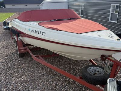 1996 Rinker Captiva 212