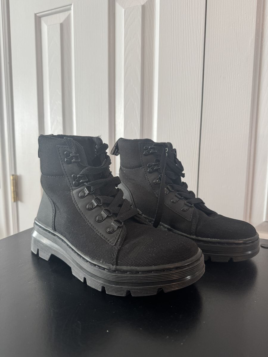 Dr. Martens Boots W6