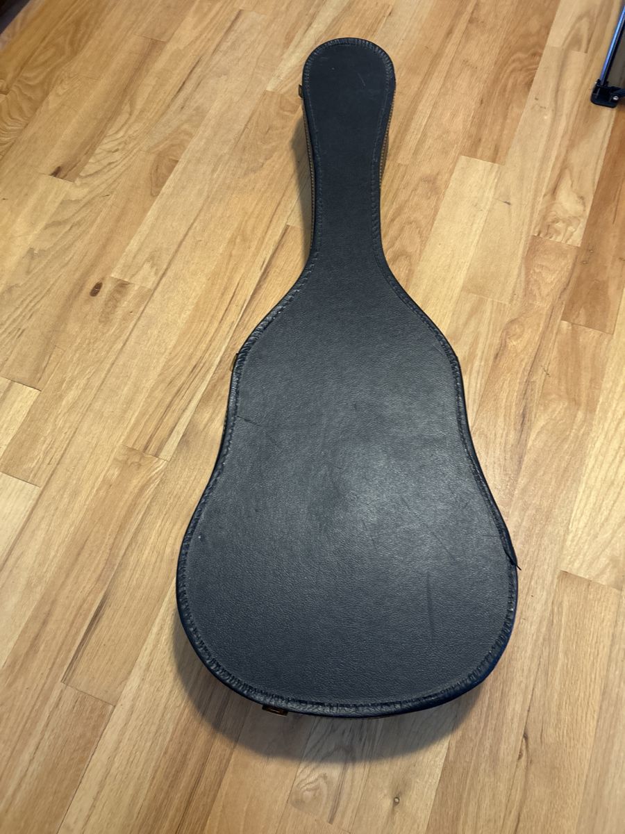 Black Hardshell Guitar Case - Universal Acoustic/Electric Guitar Protection