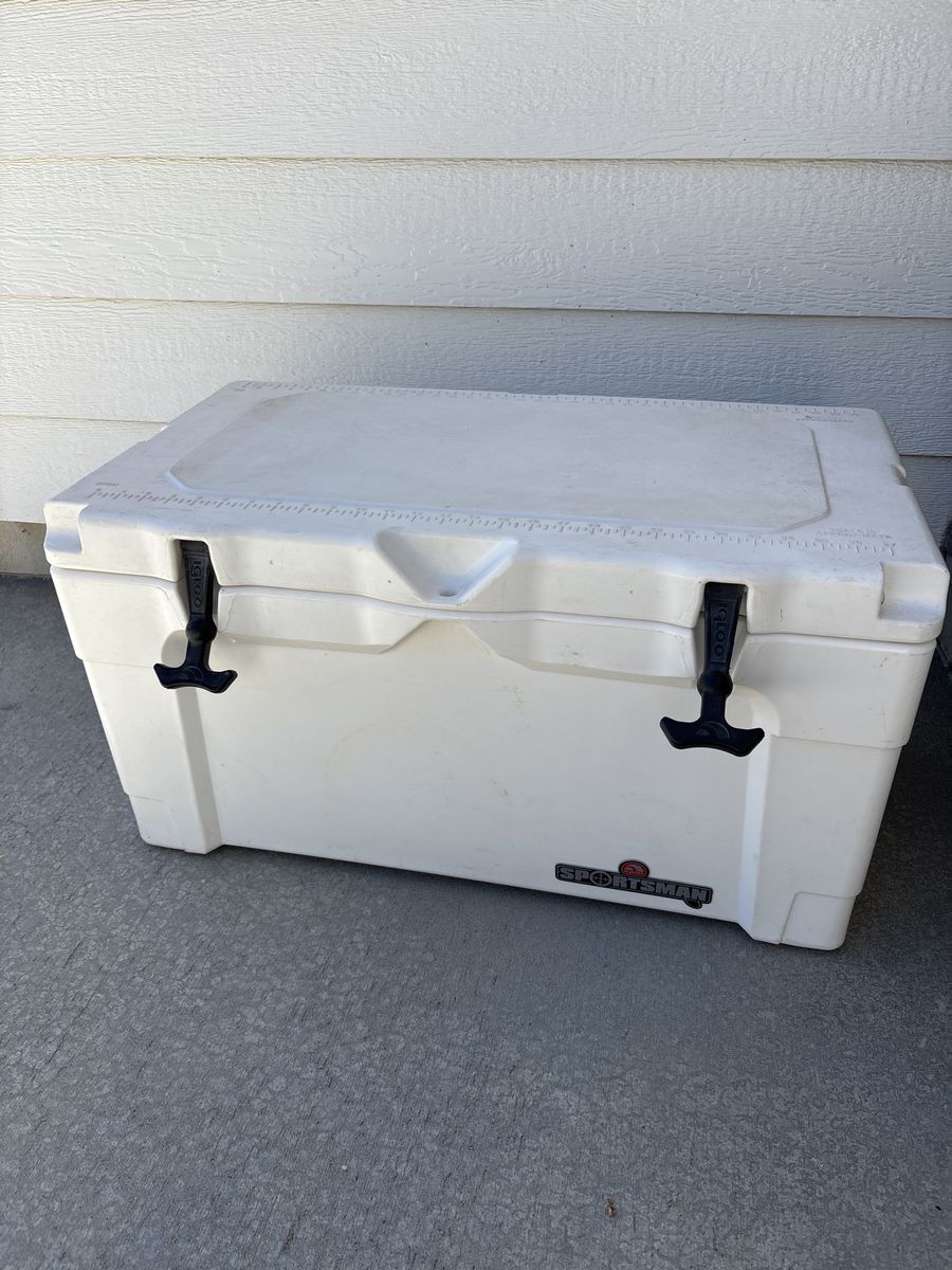 IGLOO Sportsman 55 Qt Cooler
