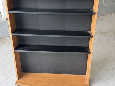 Media storage shelf