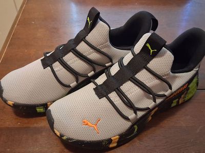 Brand new Boys Puma shoes size 6