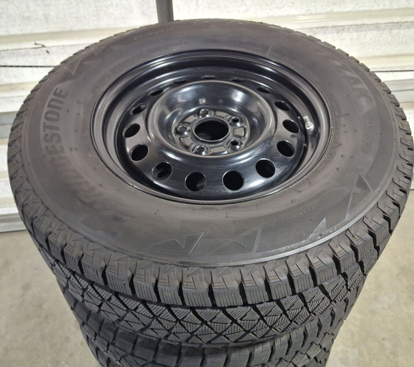 (4)Like New Bridgestone All Season 235 70R 16"