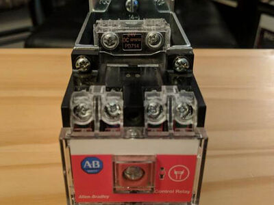 Allen-Bradley 700S-DCP310Z24 safety relay