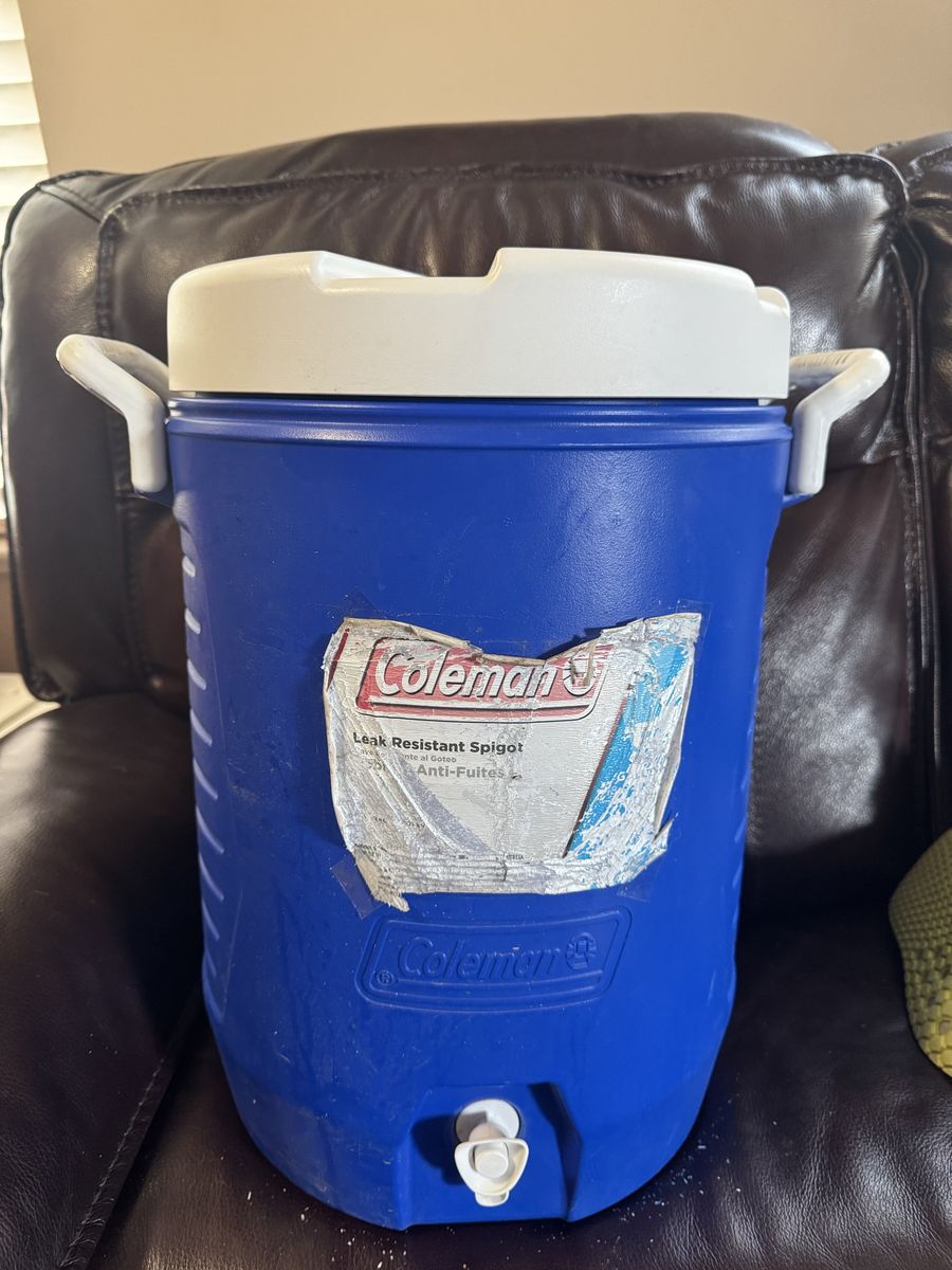 Coleman 5-Gallon Blue & White Leak Resistant Spigot Beverage Cooler with Handles