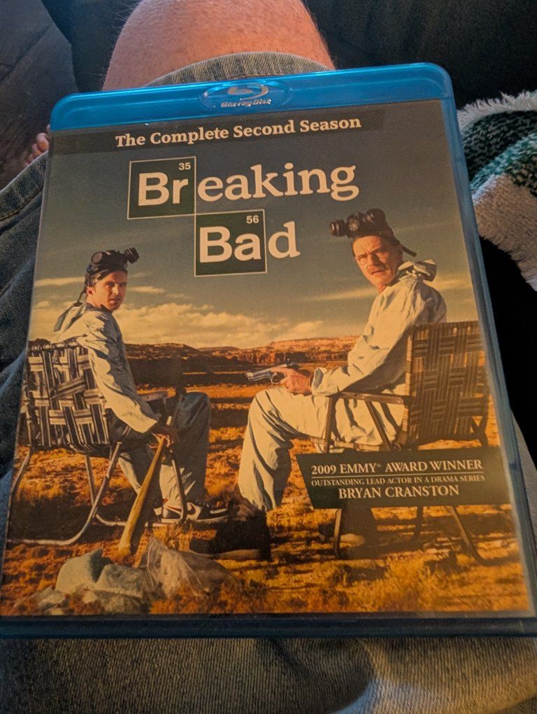 Breaking Bad: The Complete Second Season Blu-ray 3-Disc Set