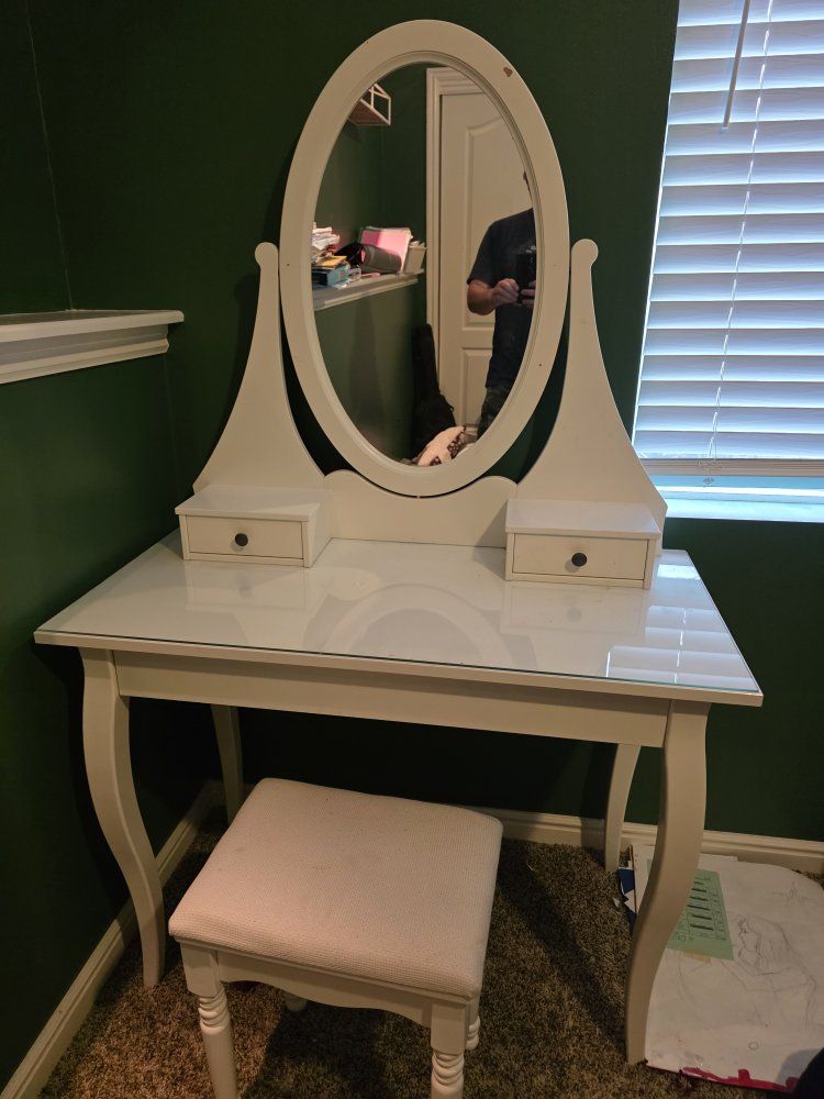 vanity with stool