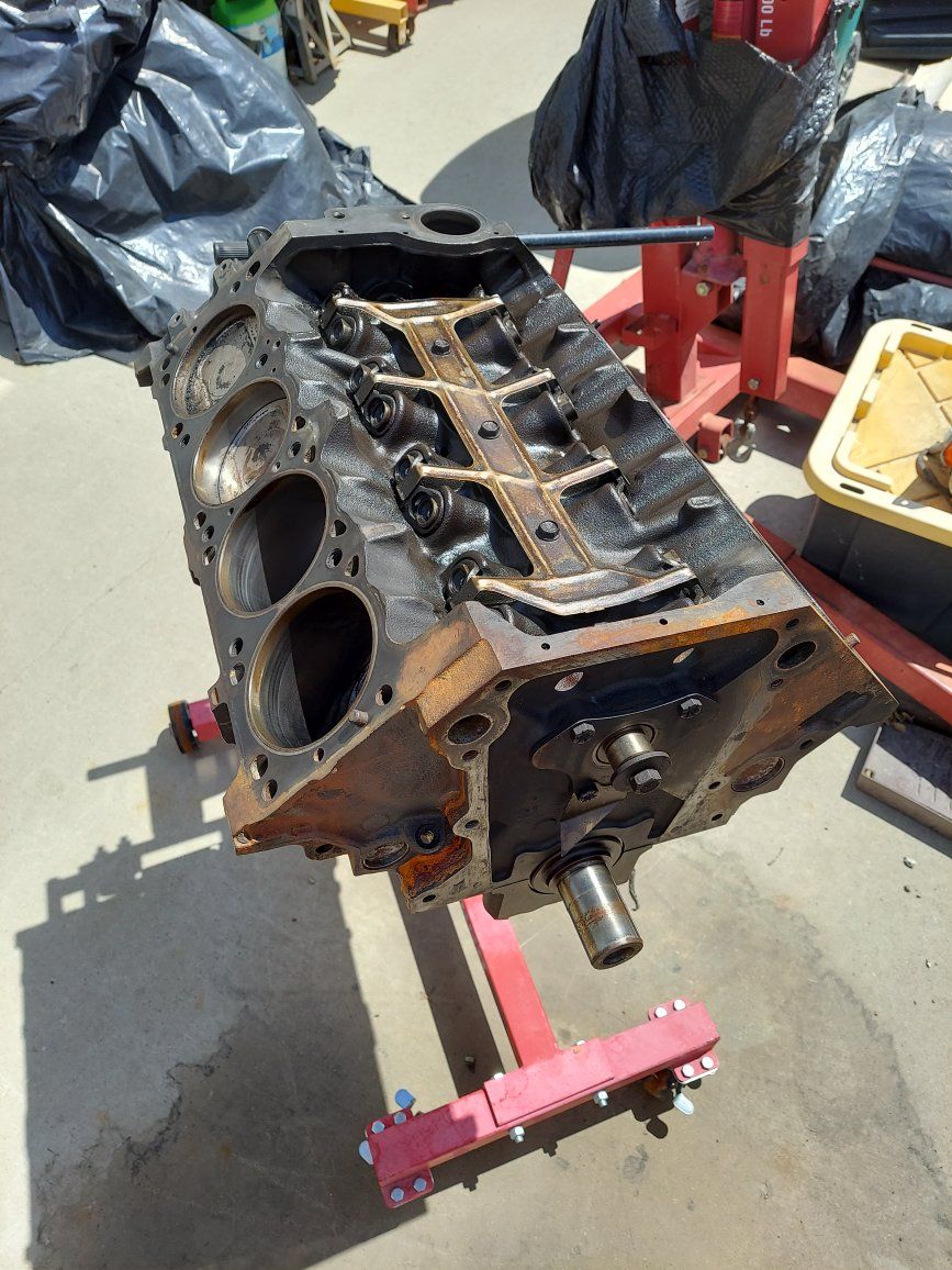 Dodge 5.9 Magnum Engine