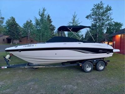 2004 Chaparral 220 Si Bowrider Boat with Trailer