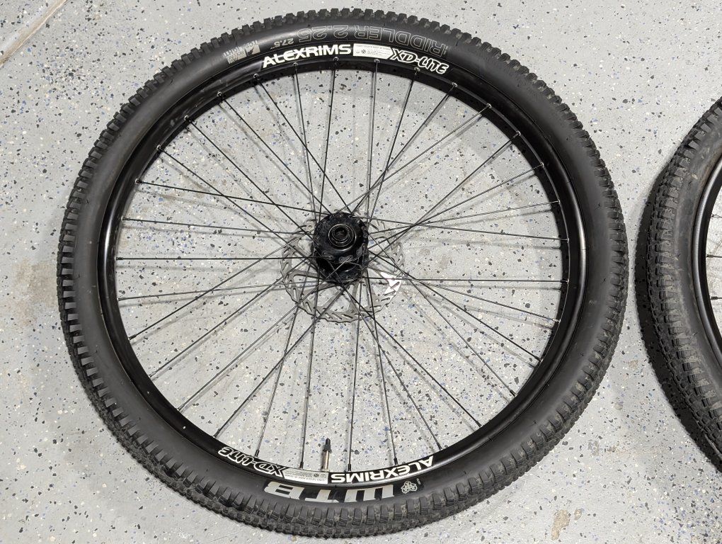 Alexrims XD-Lite 27.5" non-boost Wheelset 6 bolt with WTB Riddler Tires and 160mm rotors