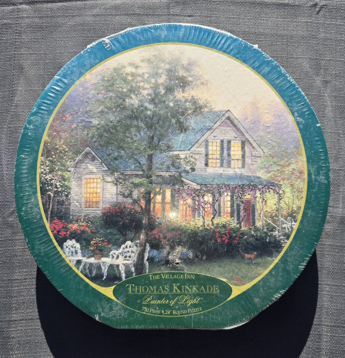 Thomas Kinkade The Village Inn 750 Piece Puzzle