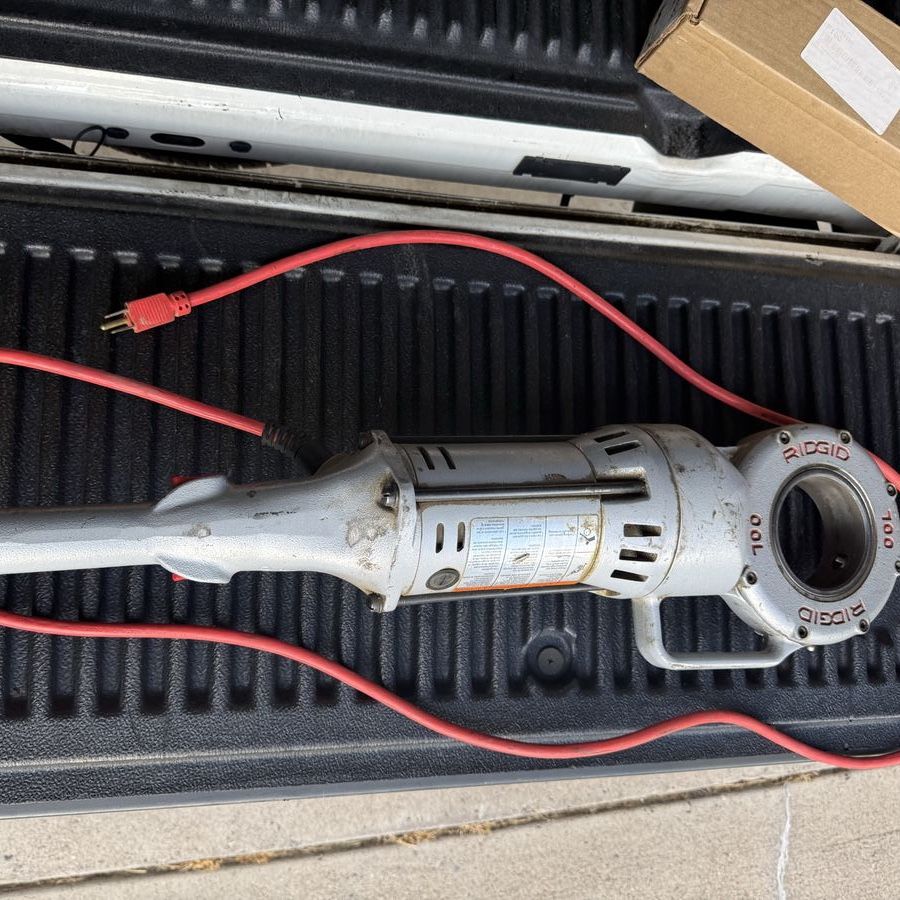 RIDGID Model 700 Power Drive Pipe Threader