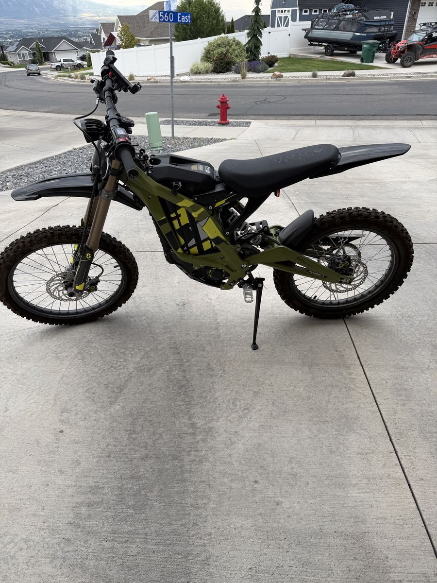 Sur-Ron Light Bee X Electric Dirt Bike - Green/Yellow, near new