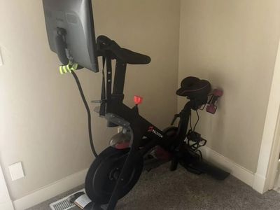 Peloton Bike (PL01) – Excellent Condition
