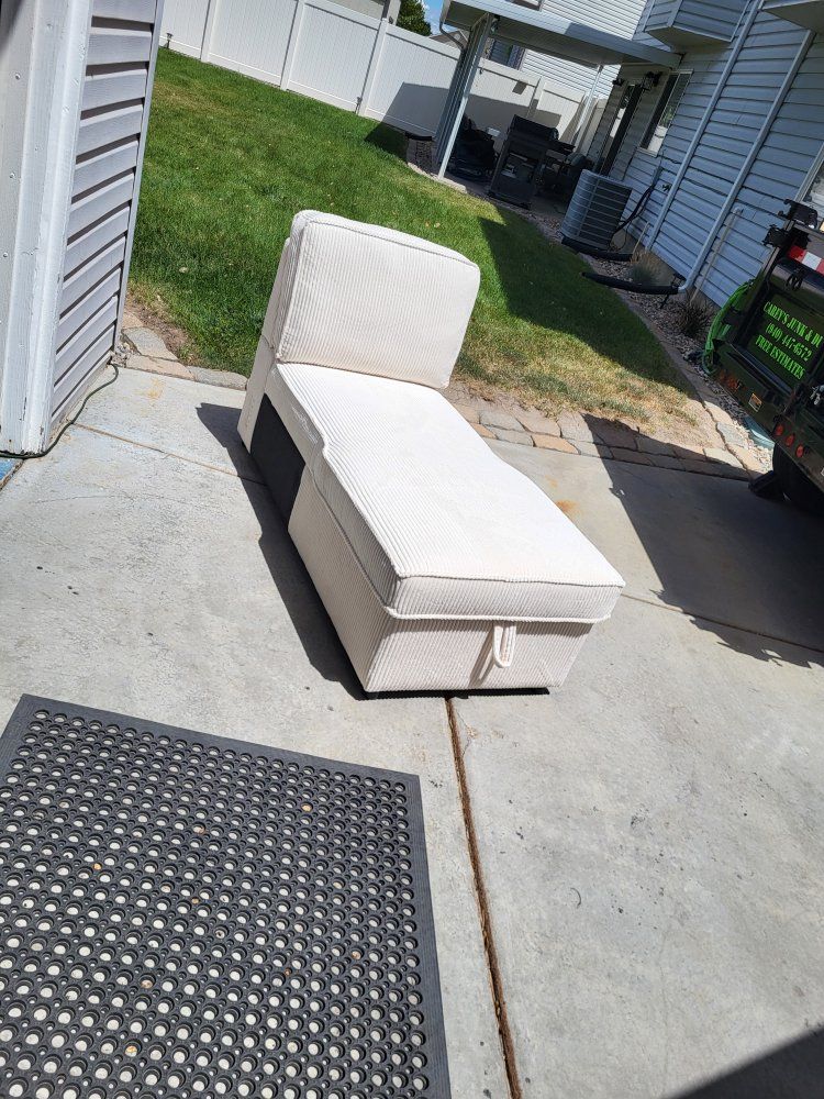 Fabric Chase Lounge w/Storage