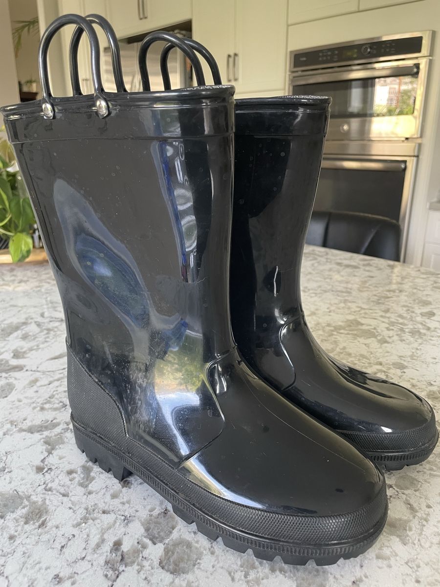 NEW Rain boots size 6