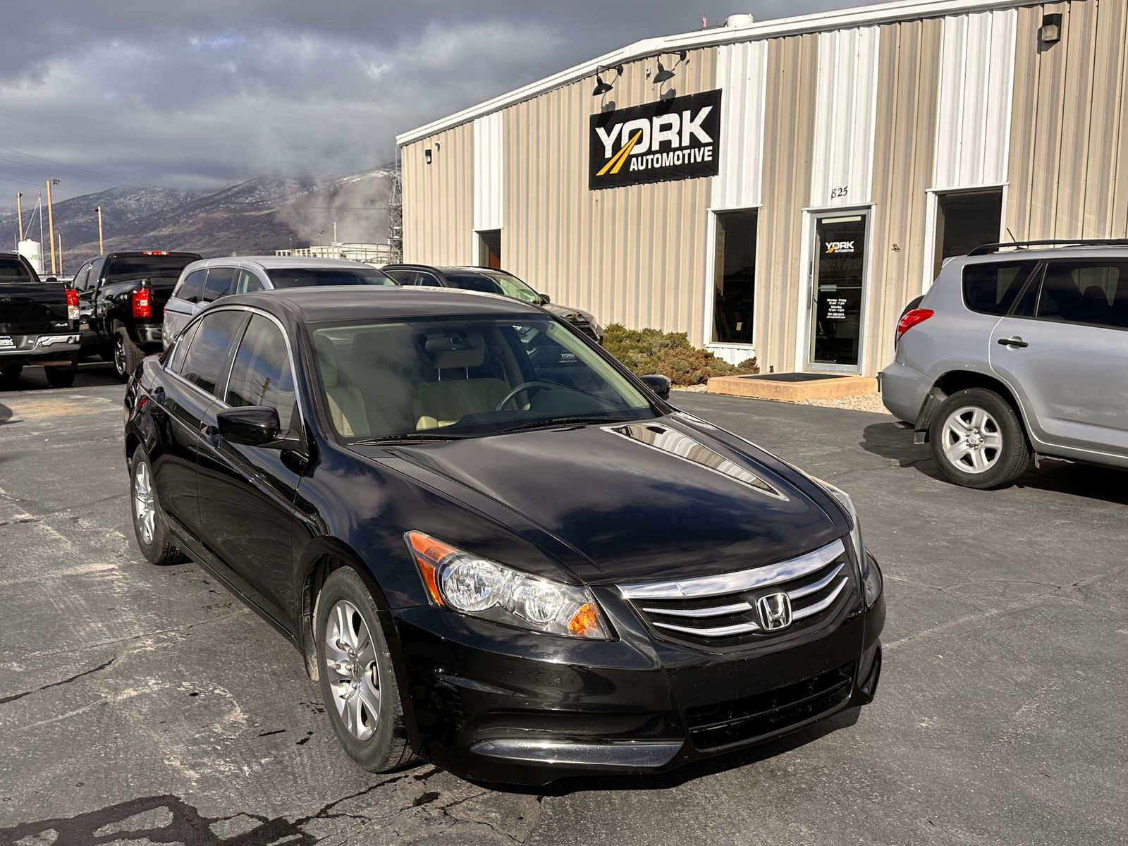 2011 HONDA ACCORD LX-P