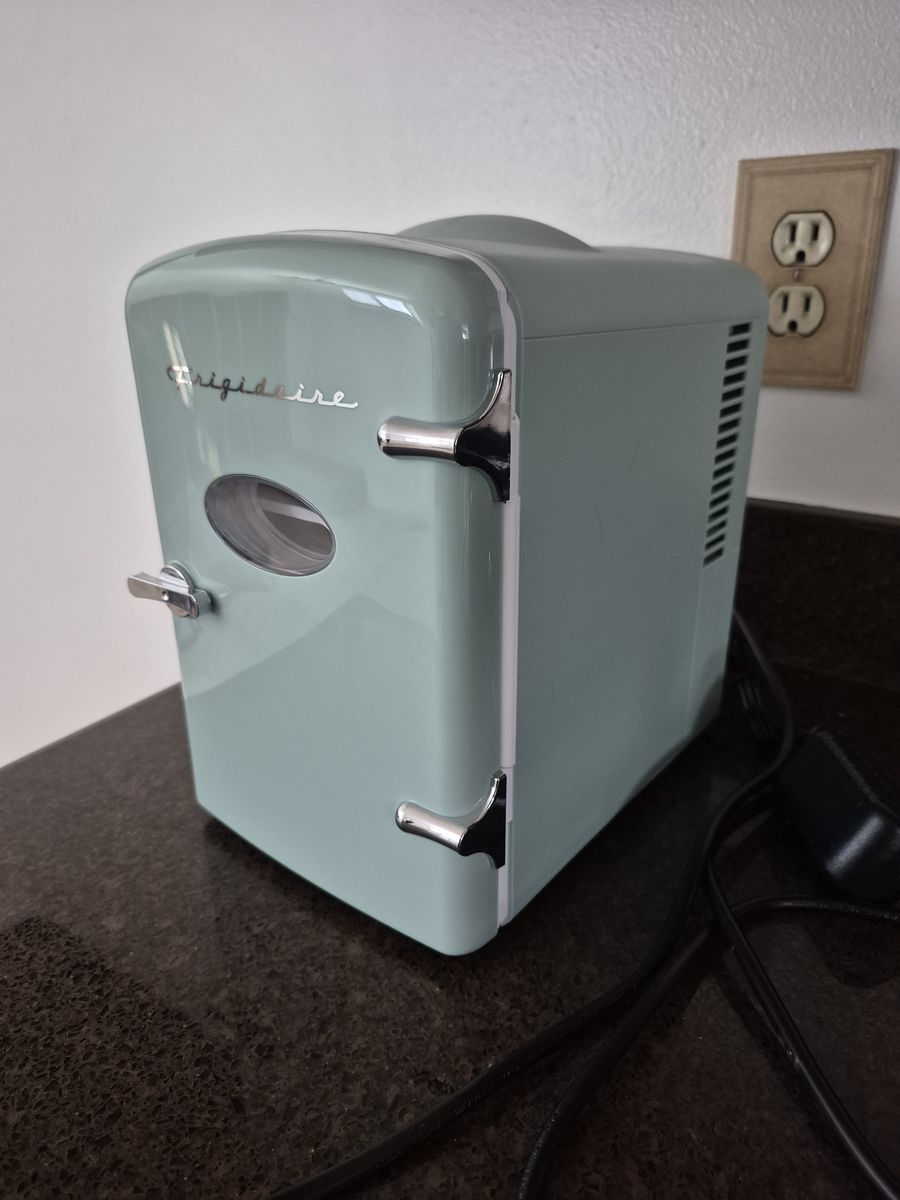 Frigidaire mini fridge