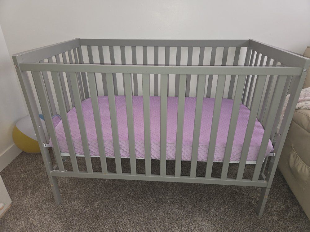Baby Crib - Gray Wooden Slatted Design with Adjustable Mattress Height