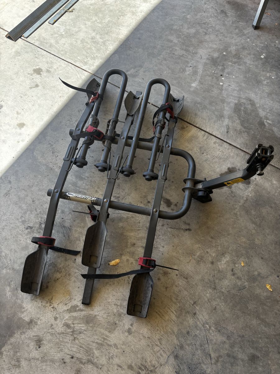 Bell RightUp 350 3-Bike Upright Hitch Mounted Bicycle Rack Carrier