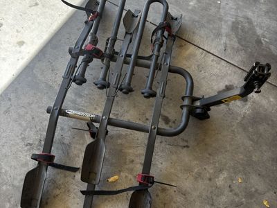 Bell RightUp 350 3-Bike Upright Hitch Mounted Bicycle Rack Carrier