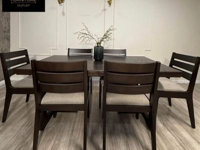 MODERN PORTALIS DINING SET WE OFFER DELIVERY