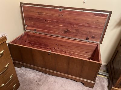 Lane Sweetheart Cedar Chest