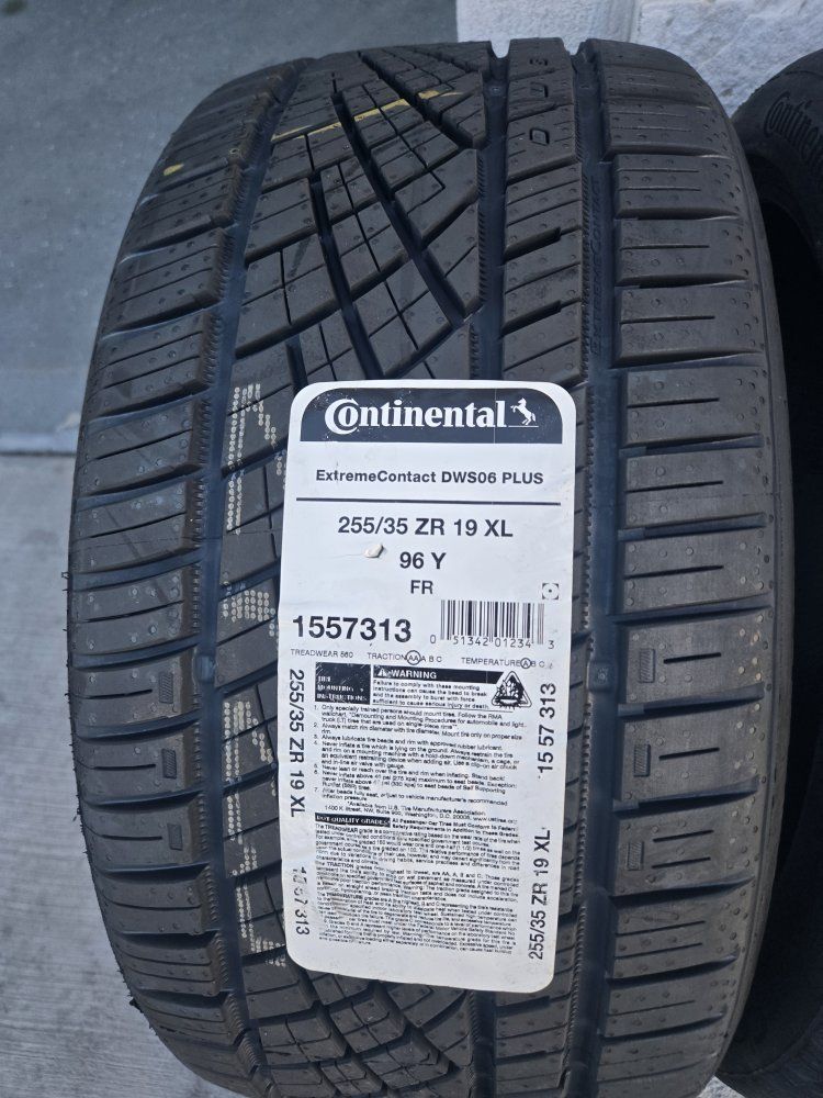 Brand new 255/35/ZR19 Continental. Pair