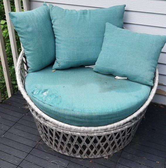 Round Outdoor Plastic Wicker Nest Patio Deck Chair w/Pillows Teal White