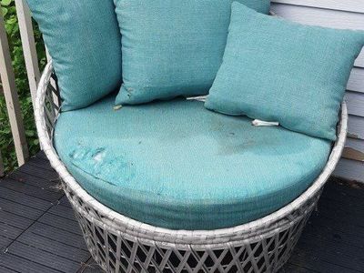 Round Outdoor Plastic Wicker Nest Patio Deck Chair w/Pillows Teal White