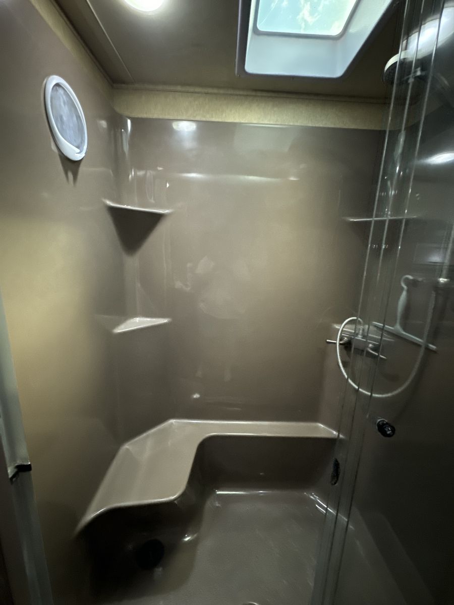 Main image 3