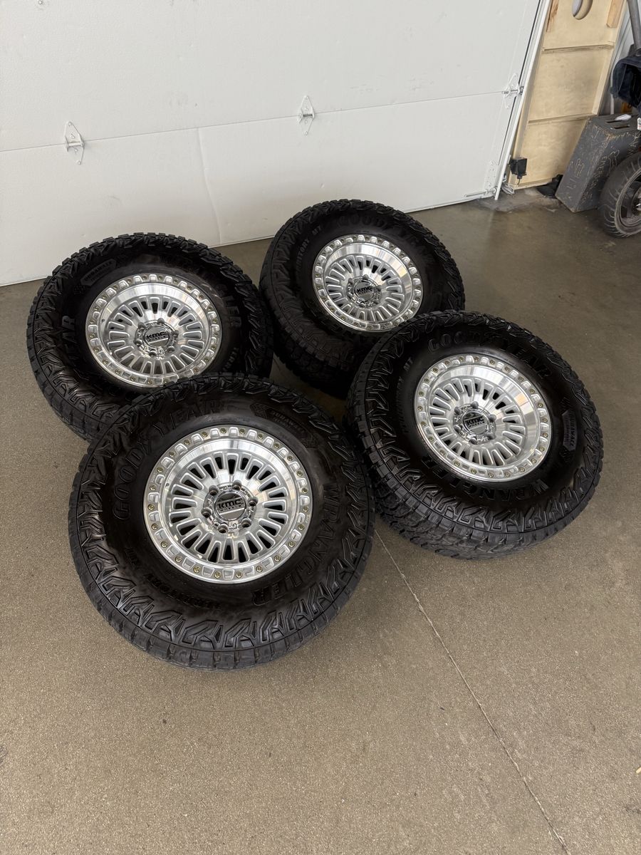 NEW 17x9 kmc Aztec wheels/ 315/70/17 ties 6x5.5